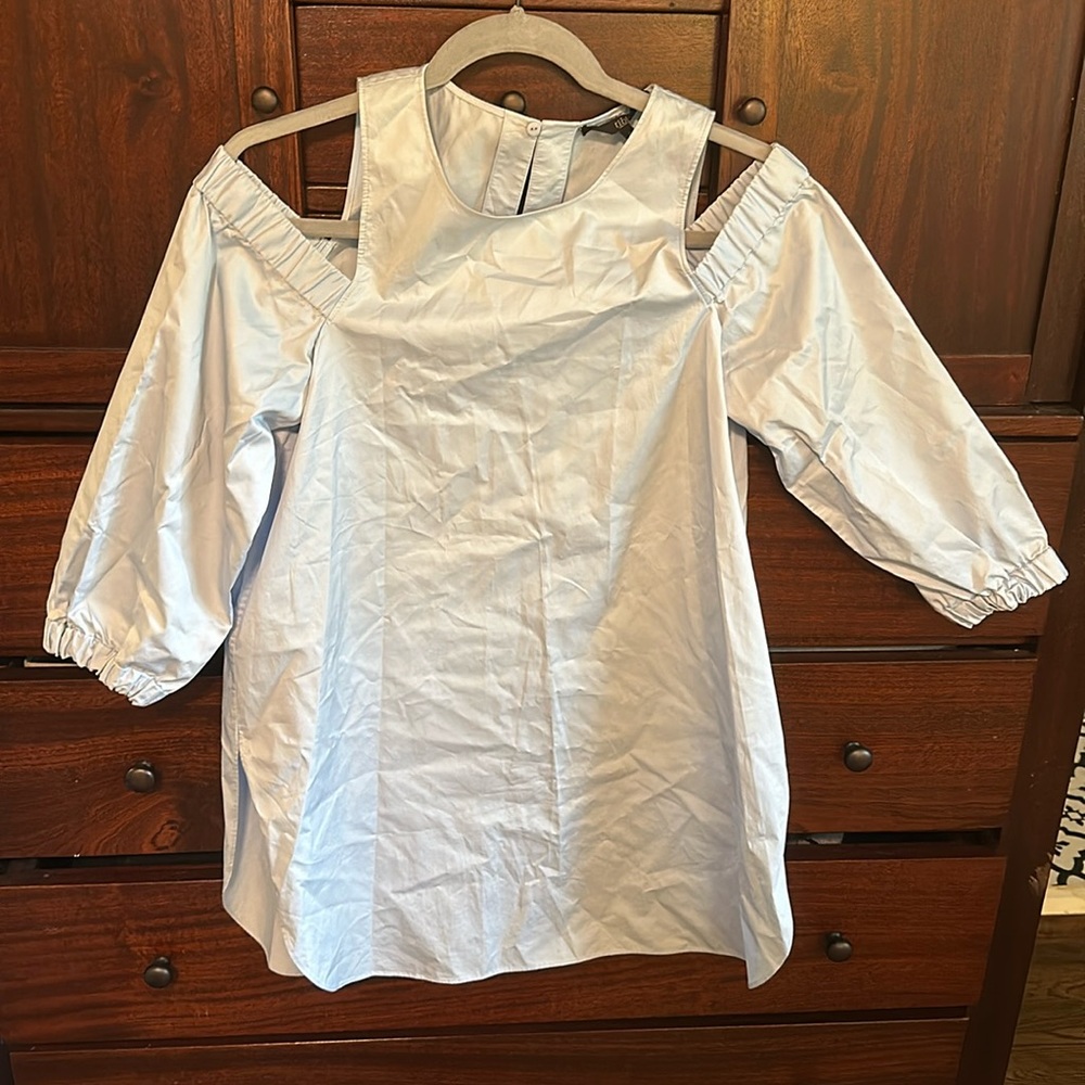 Tibi size 0 long sleeve light blue tunic shirt with side slits, open shoulders